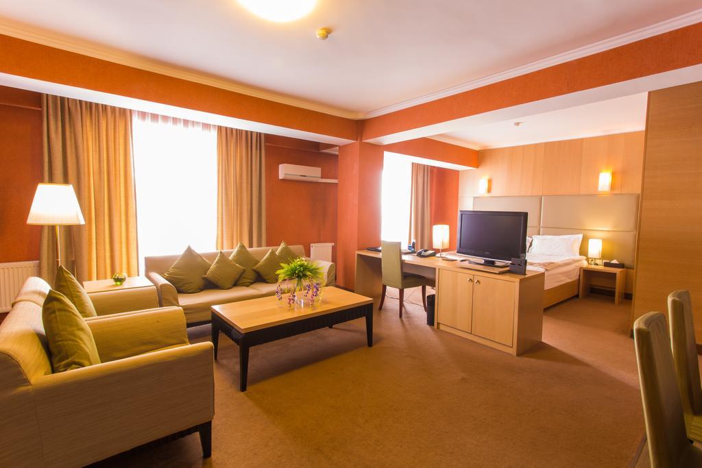 The Corporate Hotel Ulaanbaatar Exterior photo
